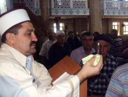 Vatandaşlar Sakal-ı Şerife Büyük İlgi Gösterdi