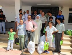 Mültecilere Bayram Yardımında Köprü Oldular