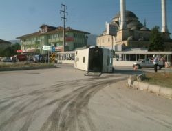 D 100 Karayolu'nda Kaza 5 Kişi Yaralandı