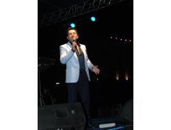 Uğur Arslan Şiirlerini Şehitler İçin Okudu