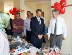 Öğretmenler, İhtiyaç Sahibi Öğrenciler İçin Kermes Düzenledi