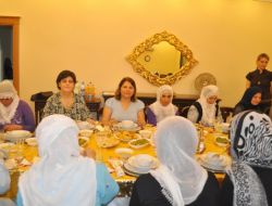 Vali Eşi Dr. Ruhan Özkan, İhtiyaç Sahibi Hanımlara Evinin Kapılarını Açtı