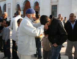 Camiler Bayram Namazında Doldu Taştı