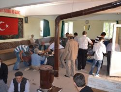 200 Metrelik Bayramlaşma Kuyruğu