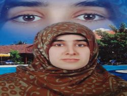 Baba Evinde Ölü Bulunan Kadın İle İki Çocuğunun Cenazesi Toprağa Verildi
