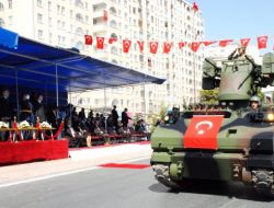 Bakan Yıldız Tören Kıtasını Unutunca Vali Devreye Girdi