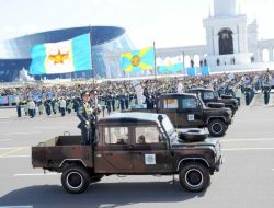 Kazakistan Hem Ramazan Bayramı’nı Hem Anayasa Günü’nü Kutluyor