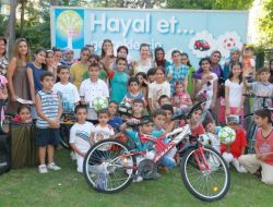 İzmirli Annelerin Katkısıyla 41 Çocuğun Daha Hayalleri Gerçek Oldu