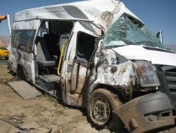 Diyaliz Hastalarını Taşıyan Servis Aracı Kaza Yaptı