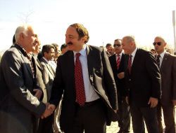 Bakan Özak, Doğubayazıt'ta İşadamı Saran Tarafından Yaptırılan Spor Salonunu Açtı!