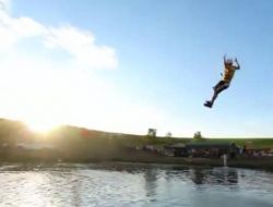 Rampadan Uçarak Suya Düştüler