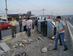 Uçağa Yetişmek İsterken Kaza Yaptı