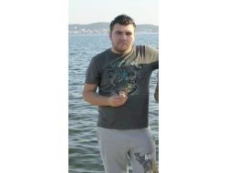 Otomobil Çay Bahçesine Girdi: 1 Ölü