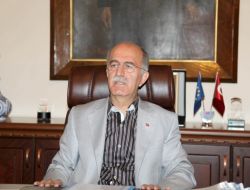 Vali Harput: Bel Fıtığı Ameliyatımdan Dolayı Galoşu Görevli Giydirdi