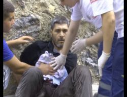 Köpek Kavgası Kanlı Bitti: 2 Yaralı