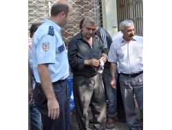 İZMİR'DE EV YANGINI