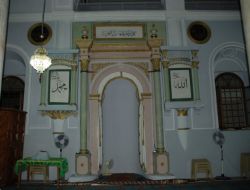 Kiliseye Dönüştürülen Caminin Eksikleri Giderilmeye Başlandı