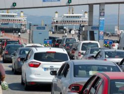 Yalova Feribotunda Bayram Yoğunluğu