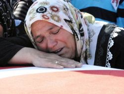 İki Çocuğumla Canımızı Vermeye Hazırız