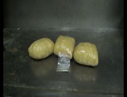 EROİNLE YAKALANINCA..