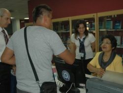 Ege Üniversitesi'nde İlk Öğrencinin Kaydını Rektör Yaptı