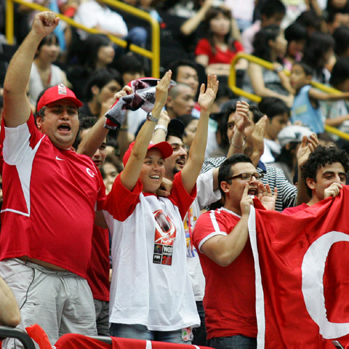 12 Dev Adam bir üst turda..