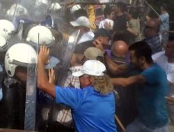 Termik Santral Karşıtları İle Polis Arasında Arbede