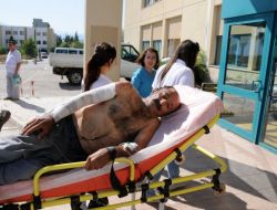 Yangından Aracını Kurtarmak İstedi, Yanarak Ağır Yaralandı