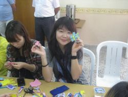 Güney Koreli Gençler Kukla Ve Çanak Yapımını Öğrendi