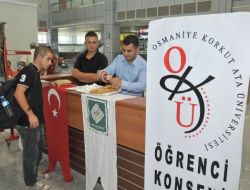 Osmaniye’de Üniversite Öğrencileri Bisküvi-lokumla Karşılanıyor