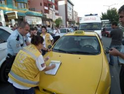 Taksici Direksiyonda Kalp Krizi Geçirip Öldü