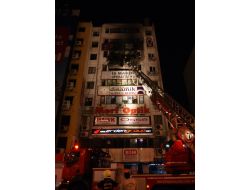 9 Katlı Binada Yangın: İki İşyeri Kullanılamaz Hale Geldi