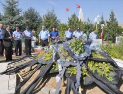 Yozgat Belediye Zabıtası'ndan Şehitlik Ziyareti