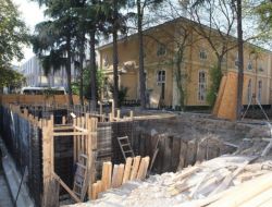 Orhan Camii, Meydanına Kavuşuyor