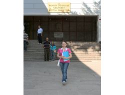 Emanet Kitapla Ygs'de Birinci Olan Menekşe, Kaydını Yaptırdı