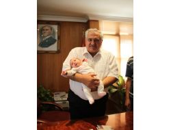 Bebekleriyle Hacca Gidecekler