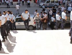 Esrar Operasyonunda Gözaltılar..