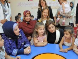 Emine Erdoğan Gaziantep Elişlerine Hayran Kaldı