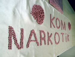 İzmir'de Uyuşturucu Hap Operasyonu