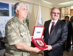 Genelkurmay Başkanı Van'dan Ayrıldı