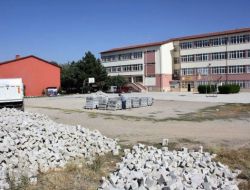 Şuhut Belediyesi'nden Eğitime Destek