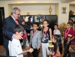 Van'ın Minik Dahilerine Bir Ödül De Vali Karaloğlu'ndan