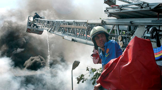 Kimyasal madde fabrikasında yangın