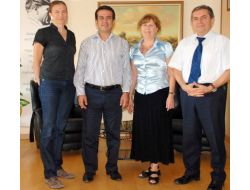 Abd'nin Başarılı Kadın Çiftçi Eğitim Programı Antlaya'da Da Uygulanacak