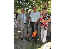 Edremitli Çiftçilere Zeytin Hasat Makineleri Verildi