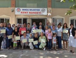 Denizli'deki Evde Çocuk Bakımı Kursu Sona Erdi