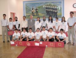 Özel Aziziye Sbs'de Başarılı Olan Öğrencilere Bilgisayar Hediye Etti