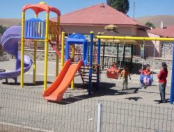 Köylüler Kaldırımla Tanıştı