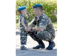 Ukraynalı Siviller Artık Askeri Kıyafet Giyemeyecek