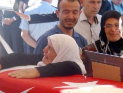 Aksaray Şehidini Dualarla Uğurladı!!